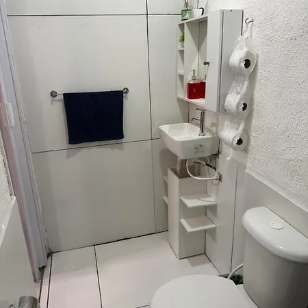 Primos Hostel & House-2